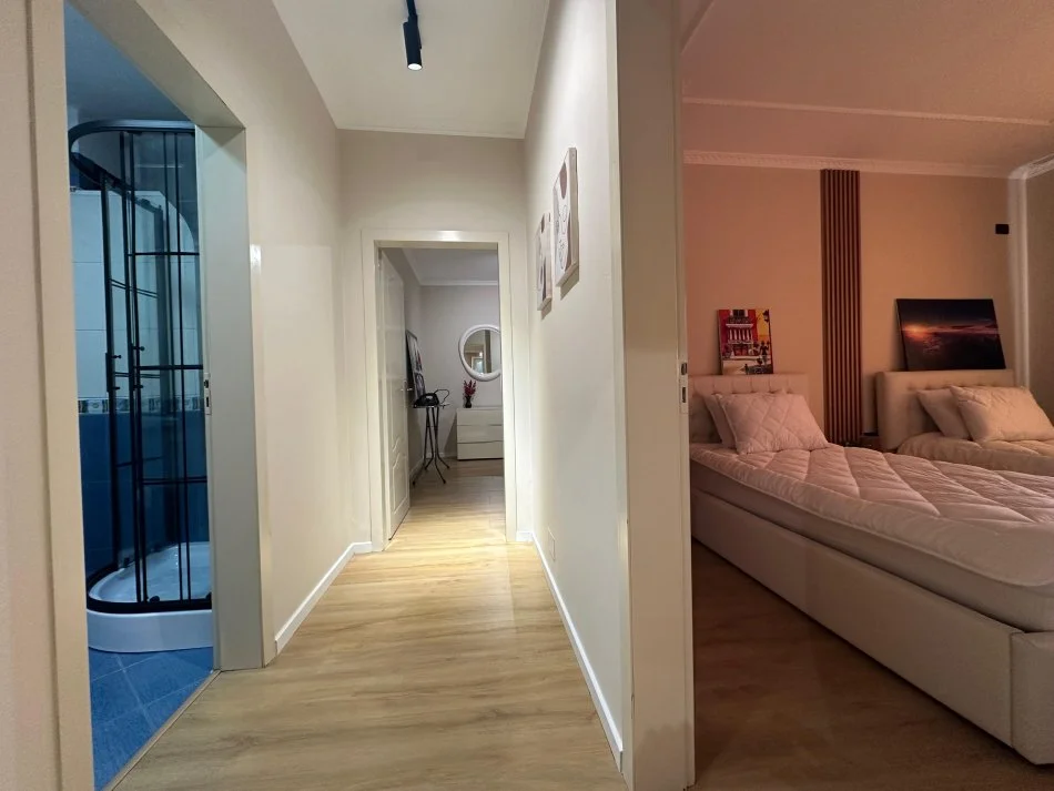 Tirane, jepet me qera apartament 2+1+Ballkon Kati 5, 112 m² 1.500 € (sami frasheri)