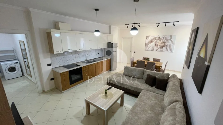 Tirane, jepet me qera apartament 1+1 Kati 4, 70 m² 700 € (Rruga Kosovareve)