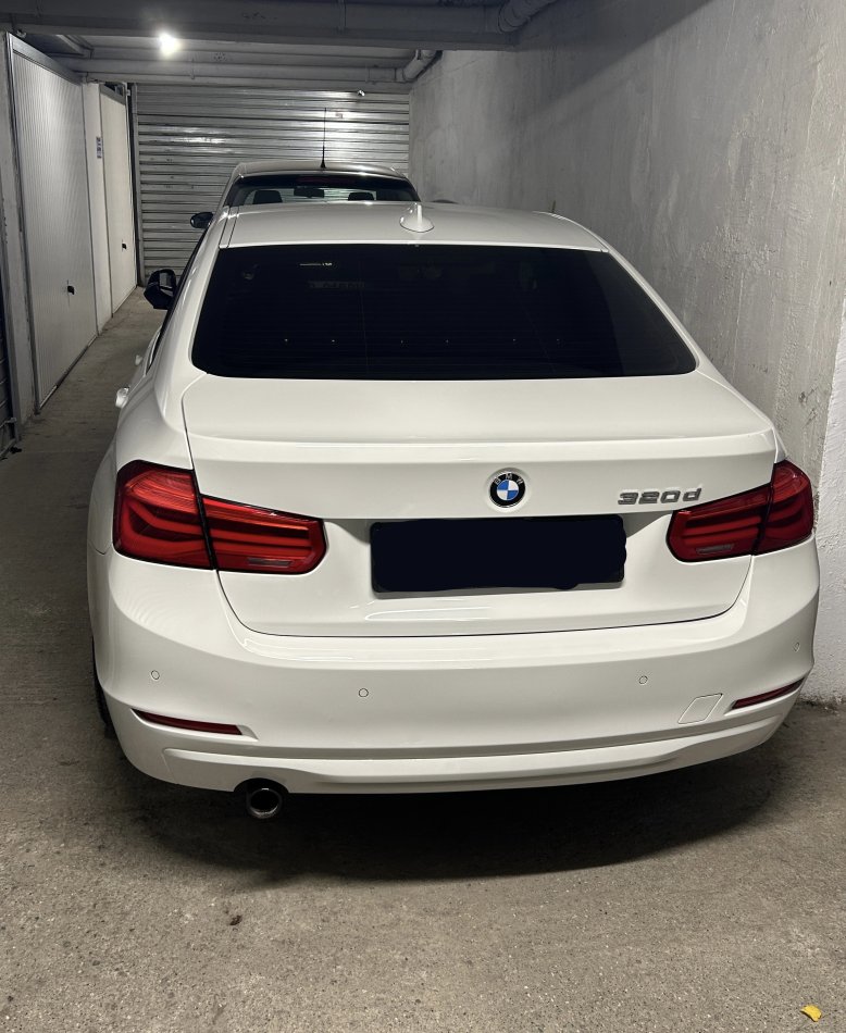 Tirane, shes makine BMW seri 3 (2.0 nafte) Nafte, e bardhë automatik Klima 106.000 km 14.700 €