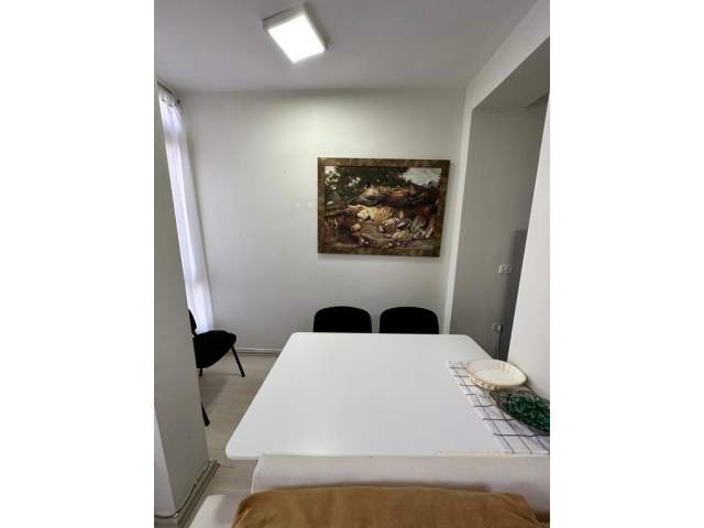 Tirane, jap me qera apartament Kati 1, 550 Euro (Bllok)