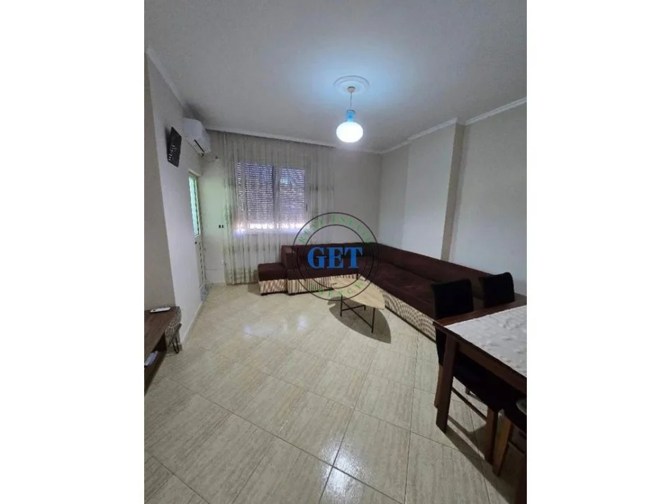 Durres, jepet me qera apartament 1+1+Ballkon , 75 m² 400 € (Poliklinika,Durres)