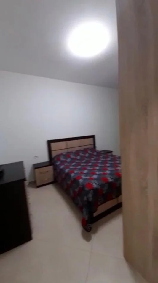 Tirane, jepet me qera apartament 2+1+Ballkon Kati 6, 80 m² 550 € 