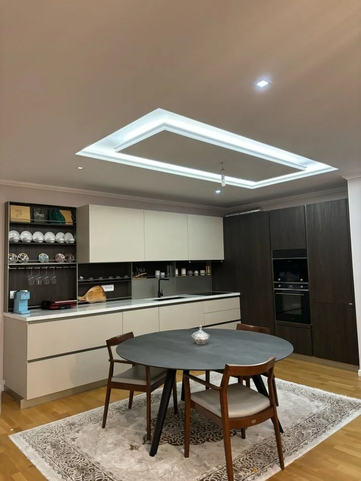Tirane, shitet apartament 3+1+Ballkon Kati 1, 171 m² 390.000 €