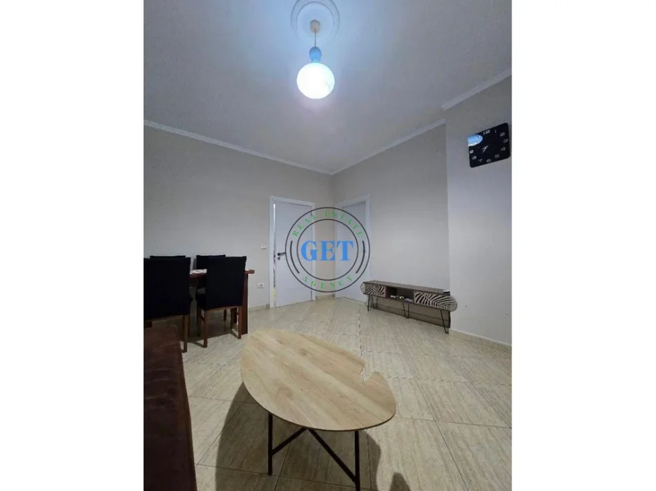 Durres, jepet me qera apartament 2+1 Kati 4, 75 m² 400 € (Prane Poliklinikes)
