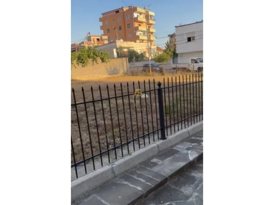 Tirane, shitet toke , 500 m² 200.000 € (Kodra e Priftit)