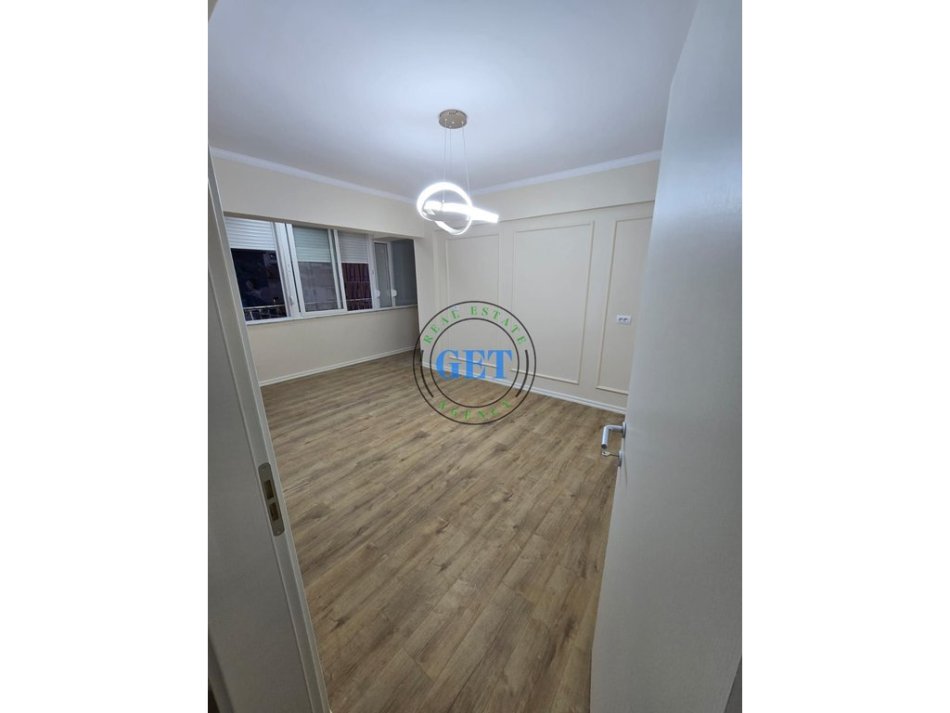 Durres, shitet apartament 2+1 Kati 3, 90 m² 155.000 € (RRUGA E PORTIT ,DURRES)