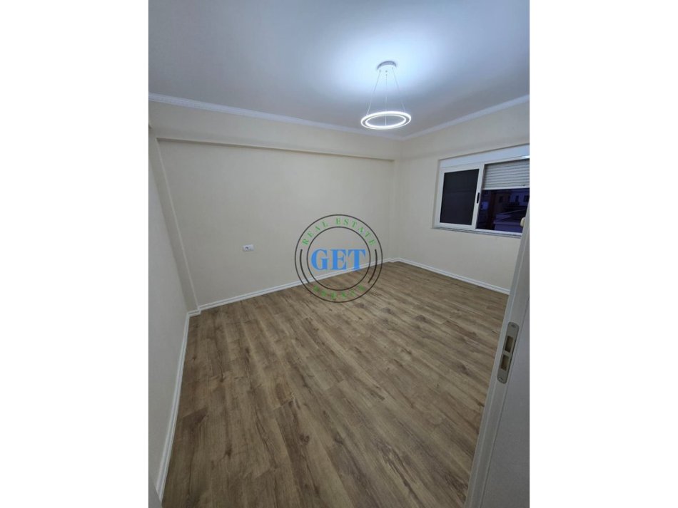 Durres, shitet apartament 2+1 Kati 3, 90 m² 155.000 € (RRUGA E PORTIT ,DURRES)