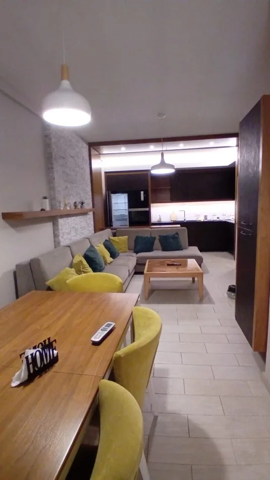 Tirane, jepet me qera apartament 2+1+Ballkon Kati 4, 90 m² 550 € (Kodra e Diellit)