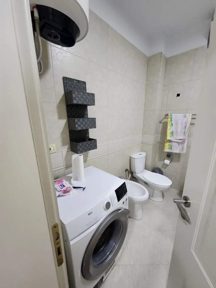 Shqiperi, jepet me qera apartament 2+1 Kati 4, 95 m² 600 € (gjimnazi qemal stafa)