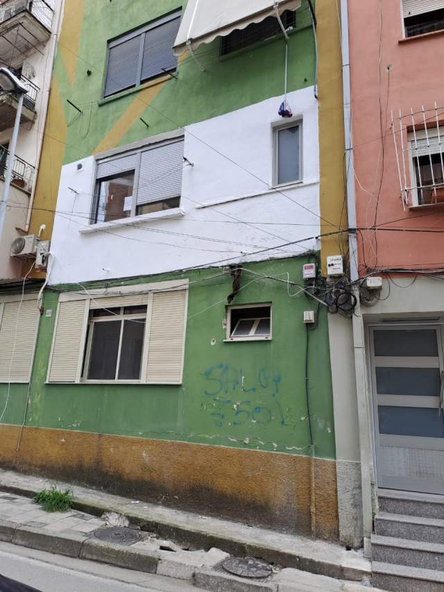 Tirane, jepet me qera apartament 2+1+A+BLK Kati 2, 90 m² 400 EURO  (Rruga Budi Tirane)