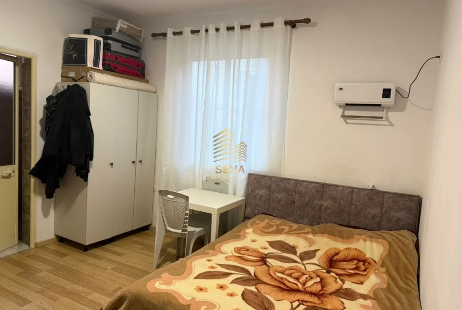 Tirane, jepet me qera apartament 1+1 Kati 4, 30 m² 300 € (Jordan Misja)