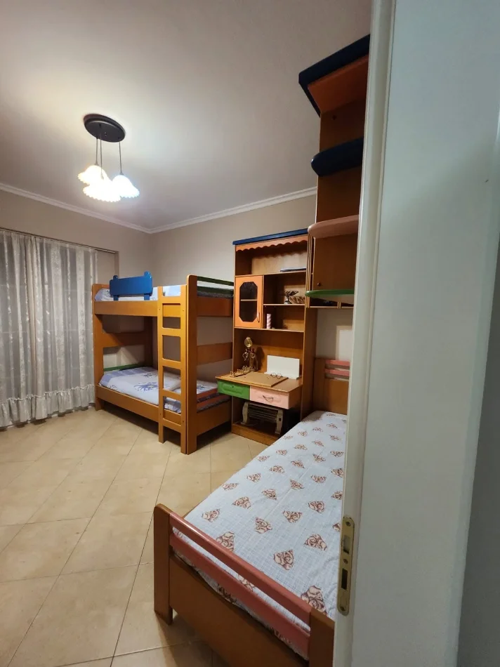 Shqiperi, jepet me qera apartament 2+1 Kati 4, 95 m² 600 € (gjimnazi qemal stafa)