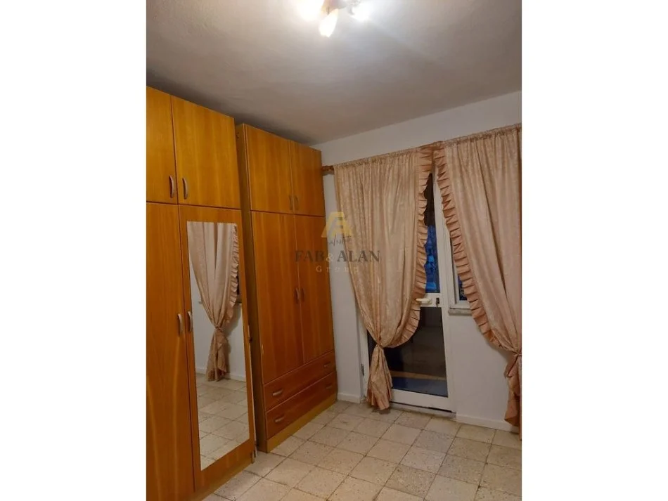 Tirane, jepet me qera apartament 2+1 Kati 2, 450 € (Oxhaku)