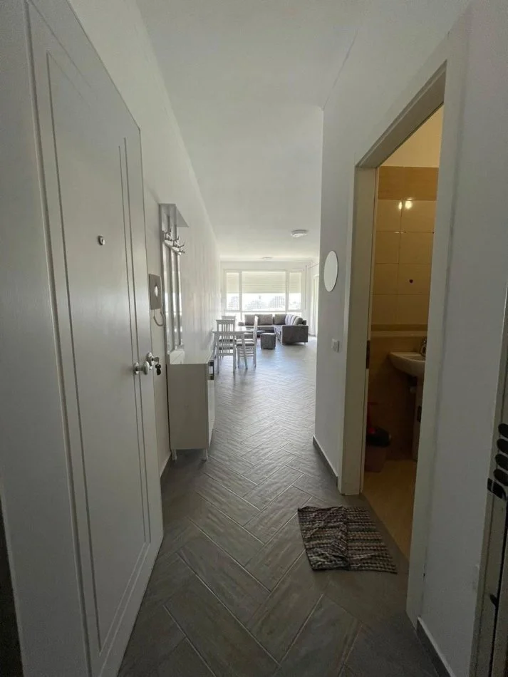 Tirane, jepet me qera apartament 2+1+Ballkon Kati 3, 110 m² 700 € (Kopshti Botanik)