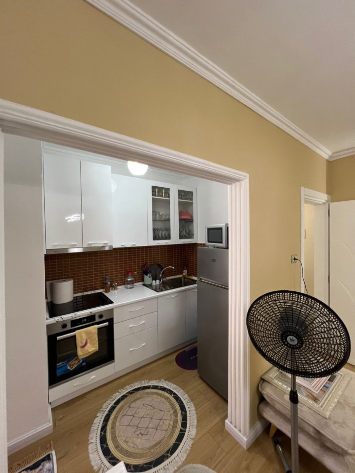 Tirane, jepet me qera apartament 1+1 Kati 3, 53 m² 500 € (Porcelan)