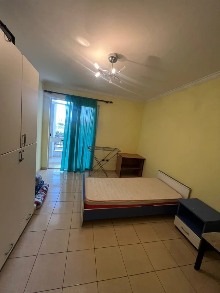 jepet me qera 2+1 Kati 2, 110 m² 400 € (yzberisht)