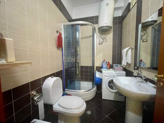 SHITET APARTAMENT 2+1, LULISHTJA KOMUNA E PARISIT! 145.000 Euro