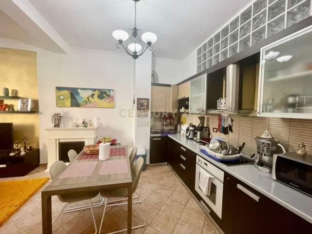 SHITET APARTAMENT 2+1, LULISHTJA KOMUNA E PARISIT! 145.000 Euro