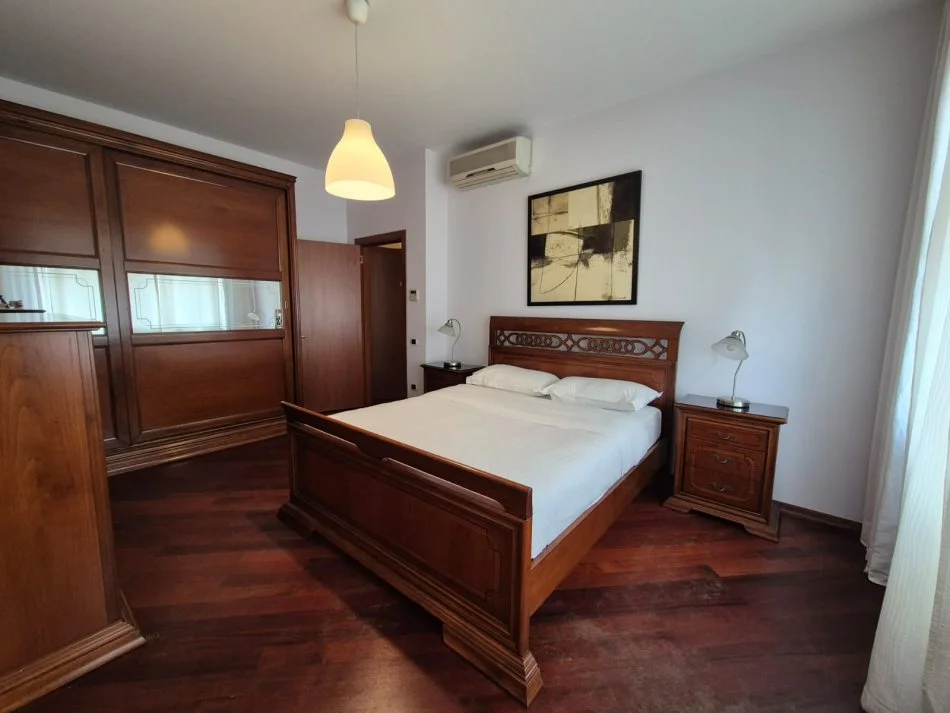 Tirane, jepet me qera apartament 2+1+Ballkon Kati 7, 130 m² 1.300 € (SHESHI WILLSON)