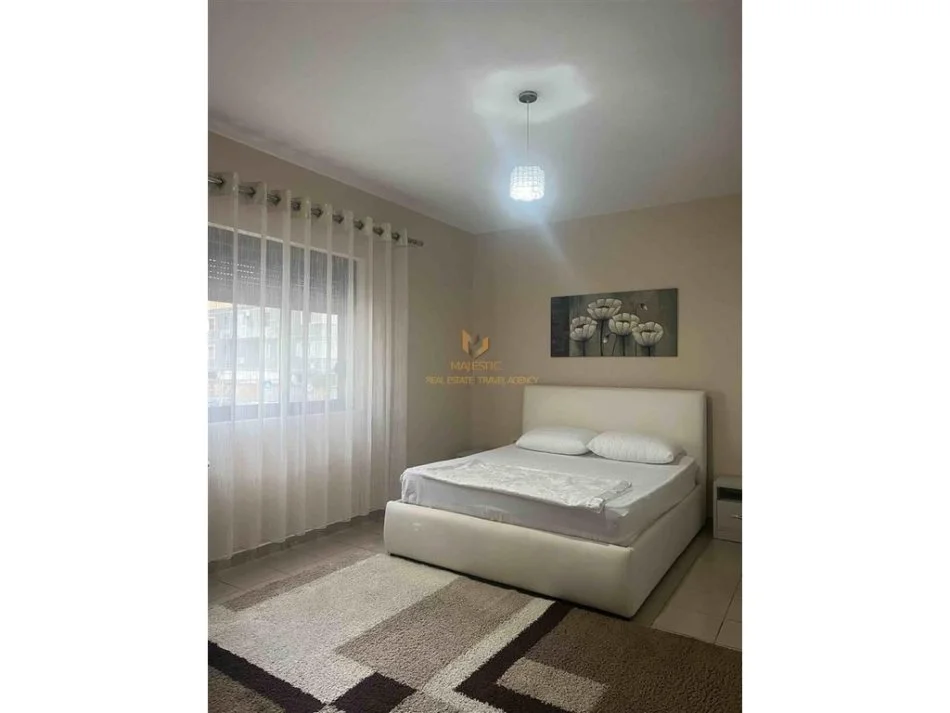 Tirane, jepet me qera apartament 1+1+Ballkon Kati 2, 90 m² 400 € (don bosko)