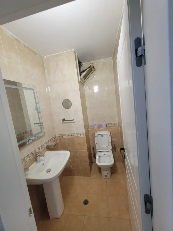 Tirane, jepet me qera apartament 2+1+Ballkon Kati 2, 100 m² 500 € (Dritan Hoxha)