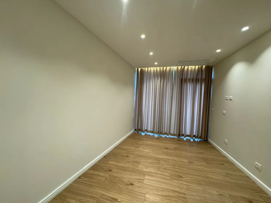 Tirane, jepet me qera , 