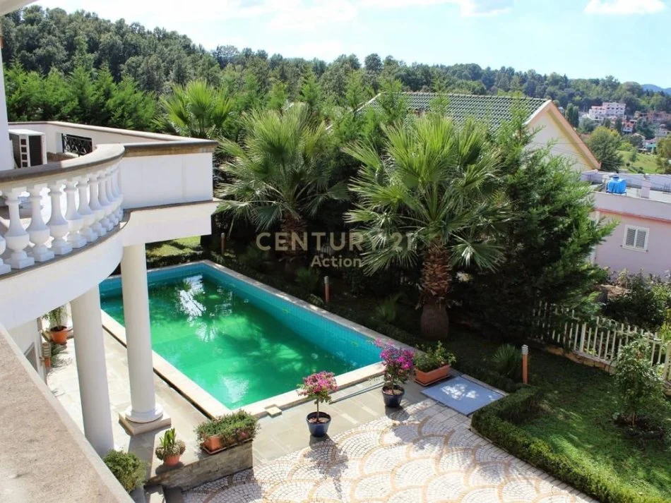 Tirane, shitet Vile 3 Katshe Kati 3, 773 m² 800.000 € (Vilat Gjermane)