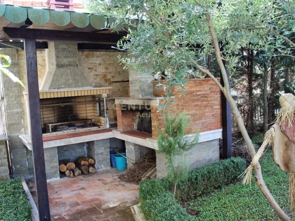 Tirane, shitet Vile 3 Katshe Kati 3, 773 m² 800.000 € (Vilat Gjermane)