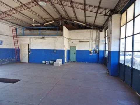 Tirane, jepet me qera magazine Kati 0, 500 m² 1.000 € (Sauk i vjeter)