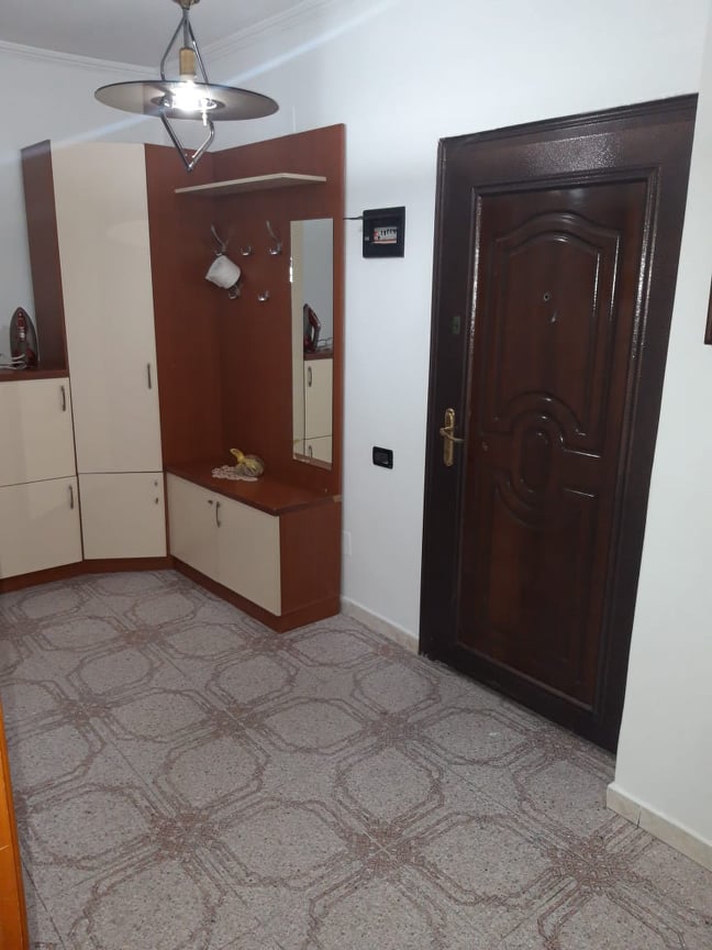 !DHENE! Durres, jepet me qera 1+1 Kati 2, 80 m² 300 € (Prane Tregut Fshatar)