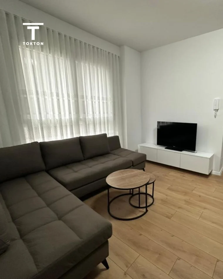 Tirane, jepet me qera apartament 2+1 Kati 5, 74 m² 450 € (Paskuqan)