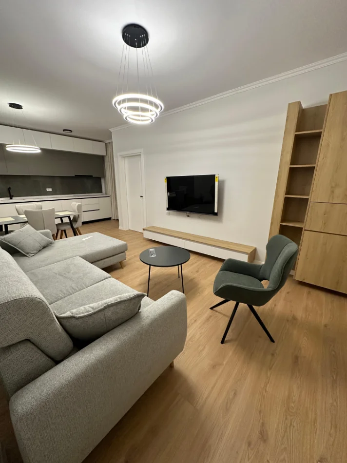 Tirane, jepet me qera apartament 2+1 Kati 6, 120 m² 1.300 € (Rruga Durresit)