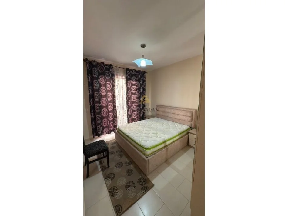 Tirane, jepet me qera apartament 2+1+2 Kati 2, 500 € (Astir)