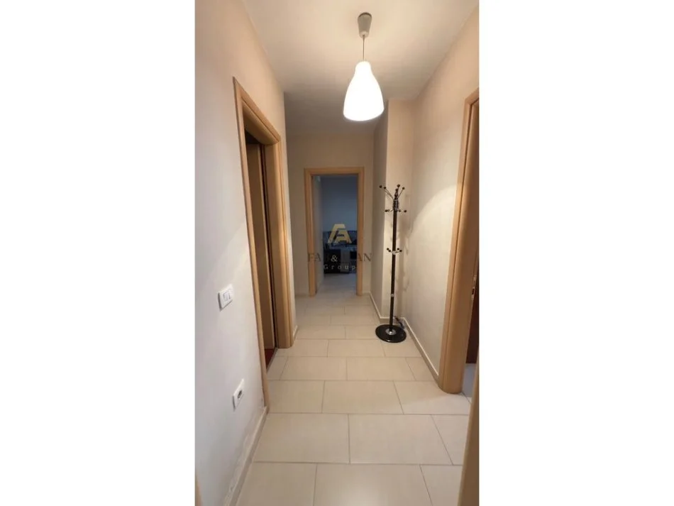 Tirane, jepet me qera apartament 2+1+2 Kati 2, 500 € (Astir)