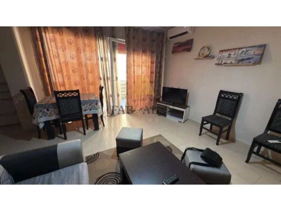 Tirane, jepet me qera apartament 2+1+2 Kati 2, 500 € (Astir)