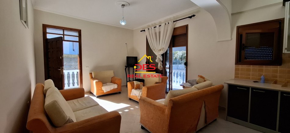 Vlore, jepet me qera shtepi 1+1+Ballkon Kati 0, 80 m² 350 € (Rruga Dhimitër Konomi)