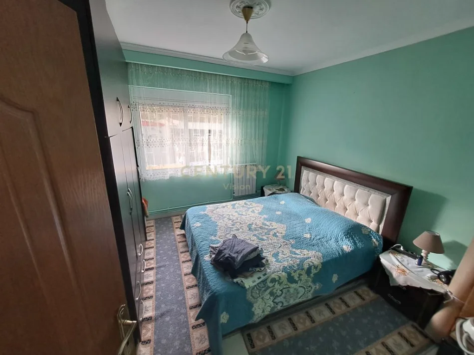 Shkoder, shitet apartament 2+1 Kati 0, 75 m² 70.000 € (fusha e drunjve)