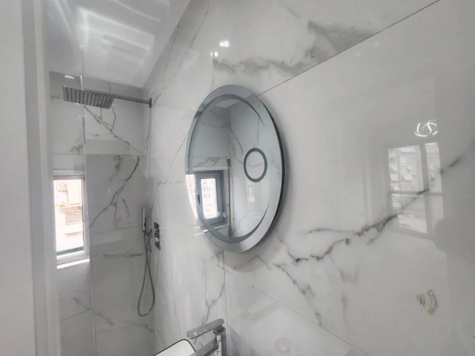 Tirane, shitet apartament 2+1+Ballkon Kati 7, 90 m² 235.000 € (Komuna e Parisit)