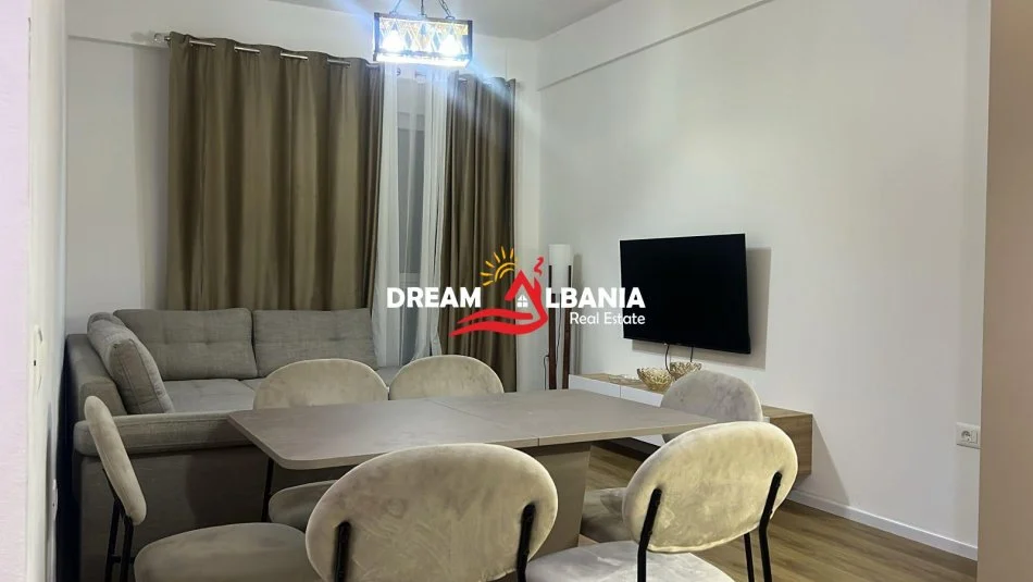 Tirane, jepet me qera apartament 1+1 , 65 m² 400 € (residenca Oxa)