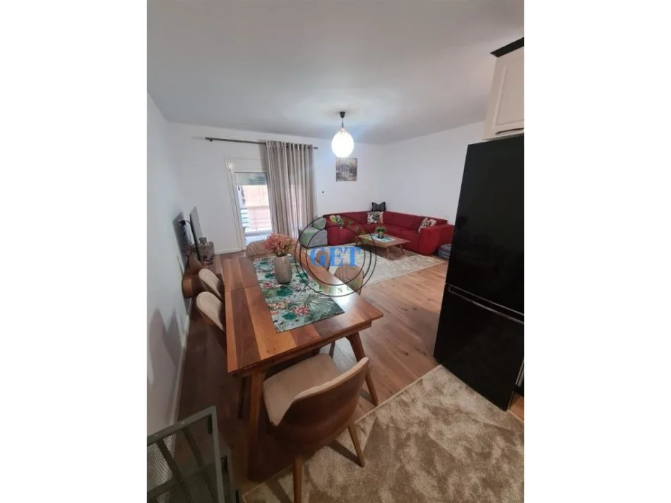 Durres, jepet me qera apartament 1+1+Ballkon Kati 1, 65 m² 500 € (Plazh Iliria)
