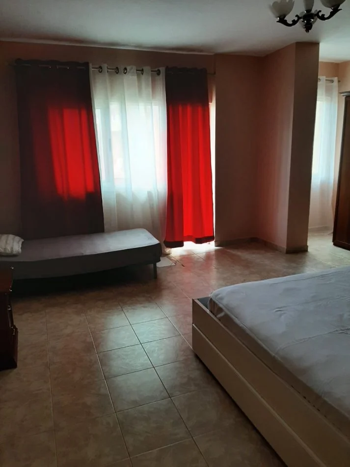 Tirane, jepet me qera 1+1 , 60 m² 400 € (Apartament 1+1 Rr Elbasanit Mobiluar 400)