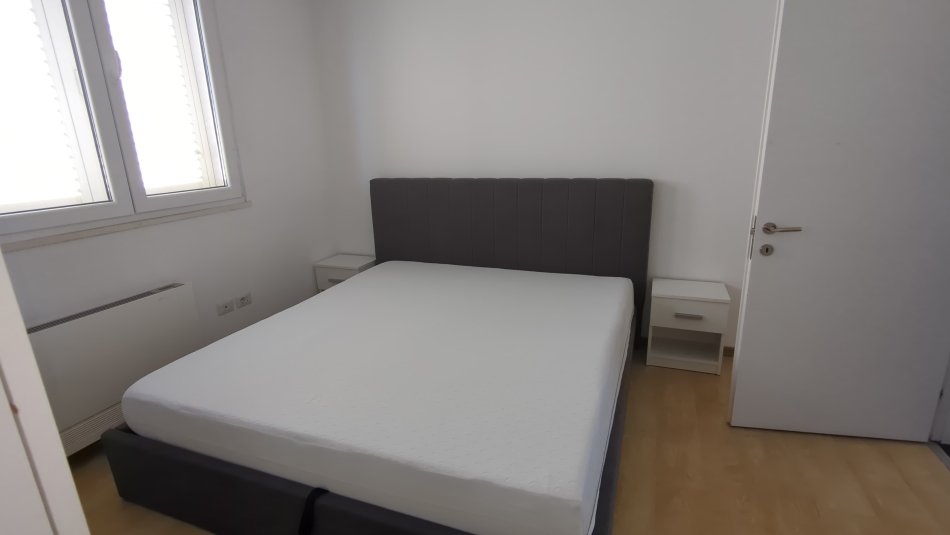 Tirane, jepet me qera 3+1 Kati 4, 180 m² 1.500 € (RRUGA BUDI)
