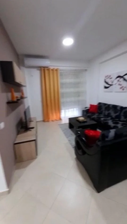 Tirane, jepet me qera apartament 2+1+Ballkon Kati 6, 80 m² 550 € 