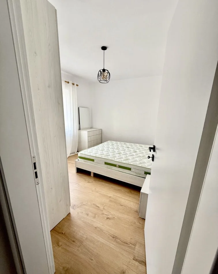 Tirane, jepet me qera apartament 1+1 Kati 2, 60 m² 500 € (rruga Bardhyl)