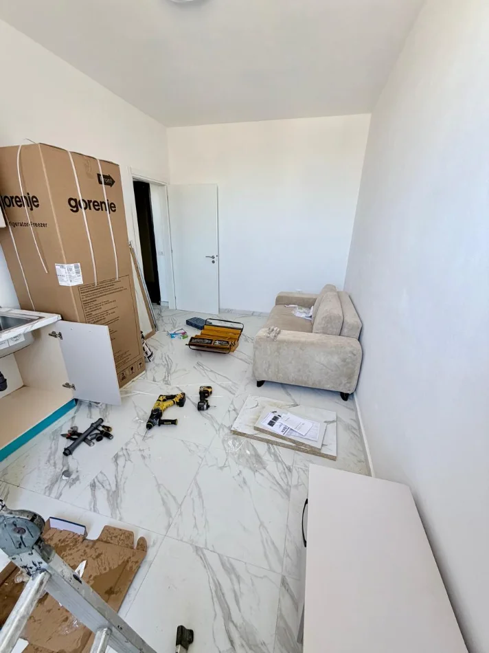 Tirane, jepet me qera apartament 1+1+Aneks+Ballkon Kati 5, 400 € (Kashar)