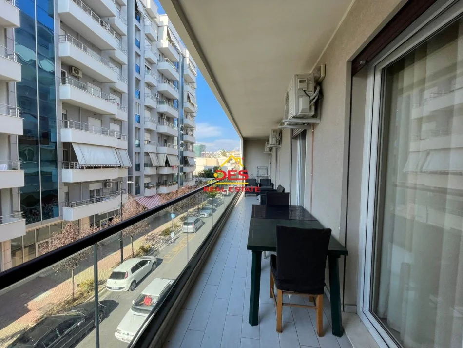 Vlore, jepet me qera apartament 3+1+Ballkon Kati 2, 120 m² 550 € (Rruga Fiqirete Musta)