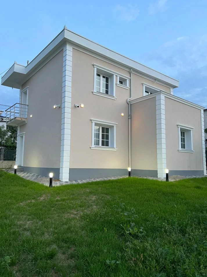 Tirane, shitet Vile Kati 2, 380 m² 219.000 € 