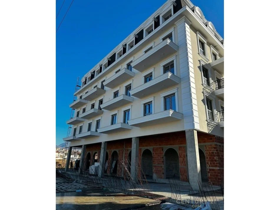 Tirane, shes apartament 1+1 Kati 3, 74 m² 124.000 € (Sauk)