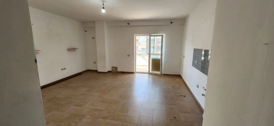 Tirane, jepet me qera apartament 2+1 Kati 4, 102 m² 450 € (Rruga Jordan Misja)