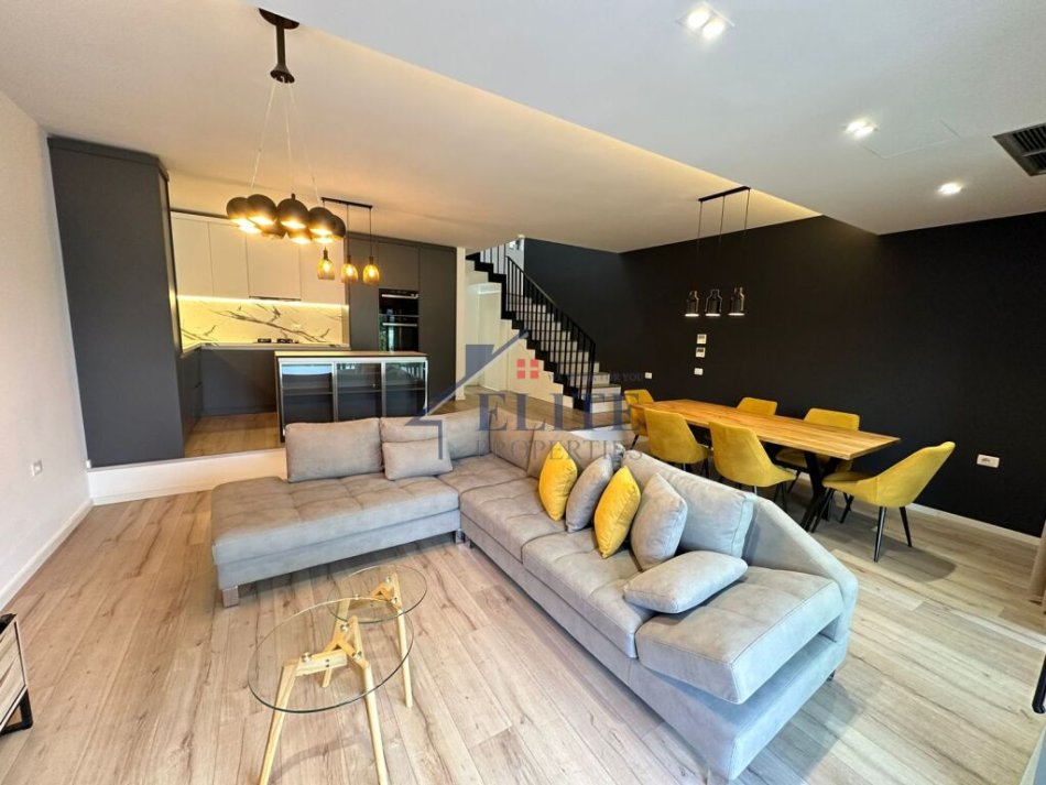 Tirane, jepet me qera apartament duplex 2+1 Kati 0, 132 m² 1.400 € (Olive Grove)